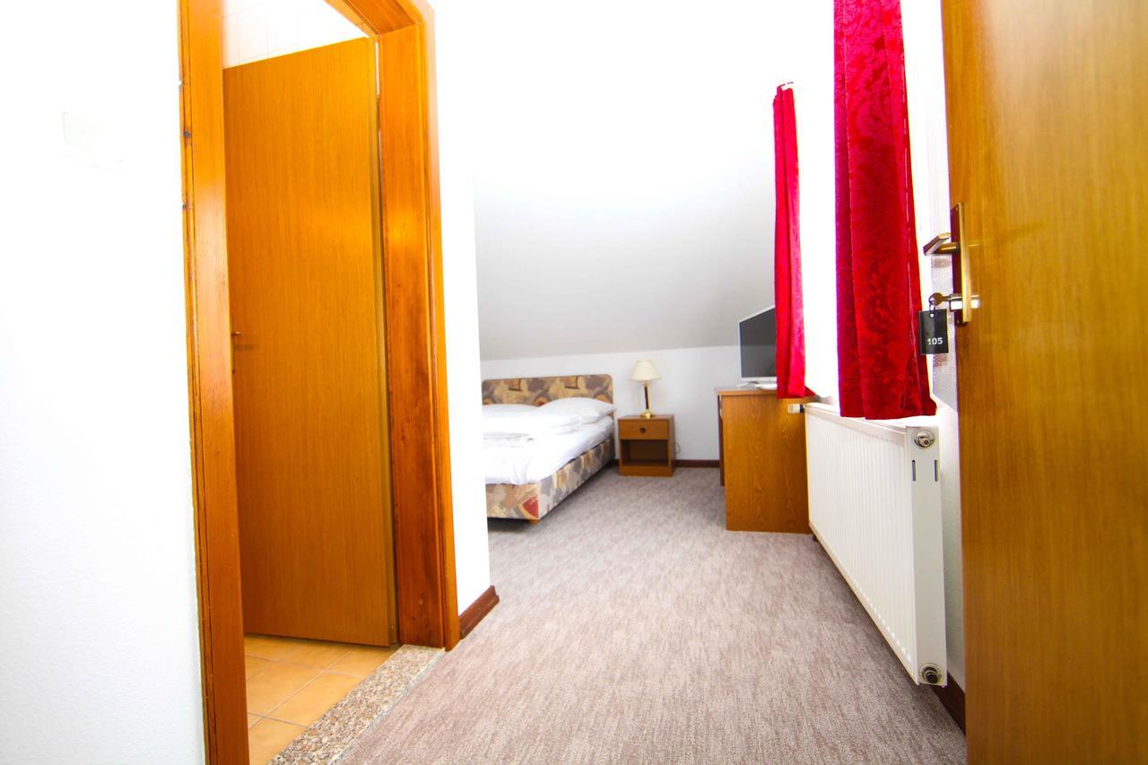 Hard Rock Rooms For Two リヴノ エクステリア 写真